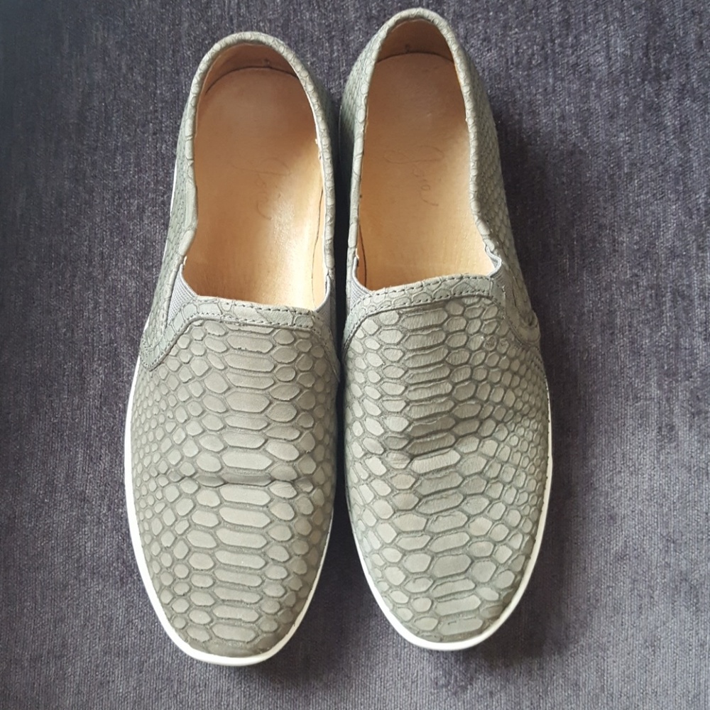 Joie sneaker size 36 1/2